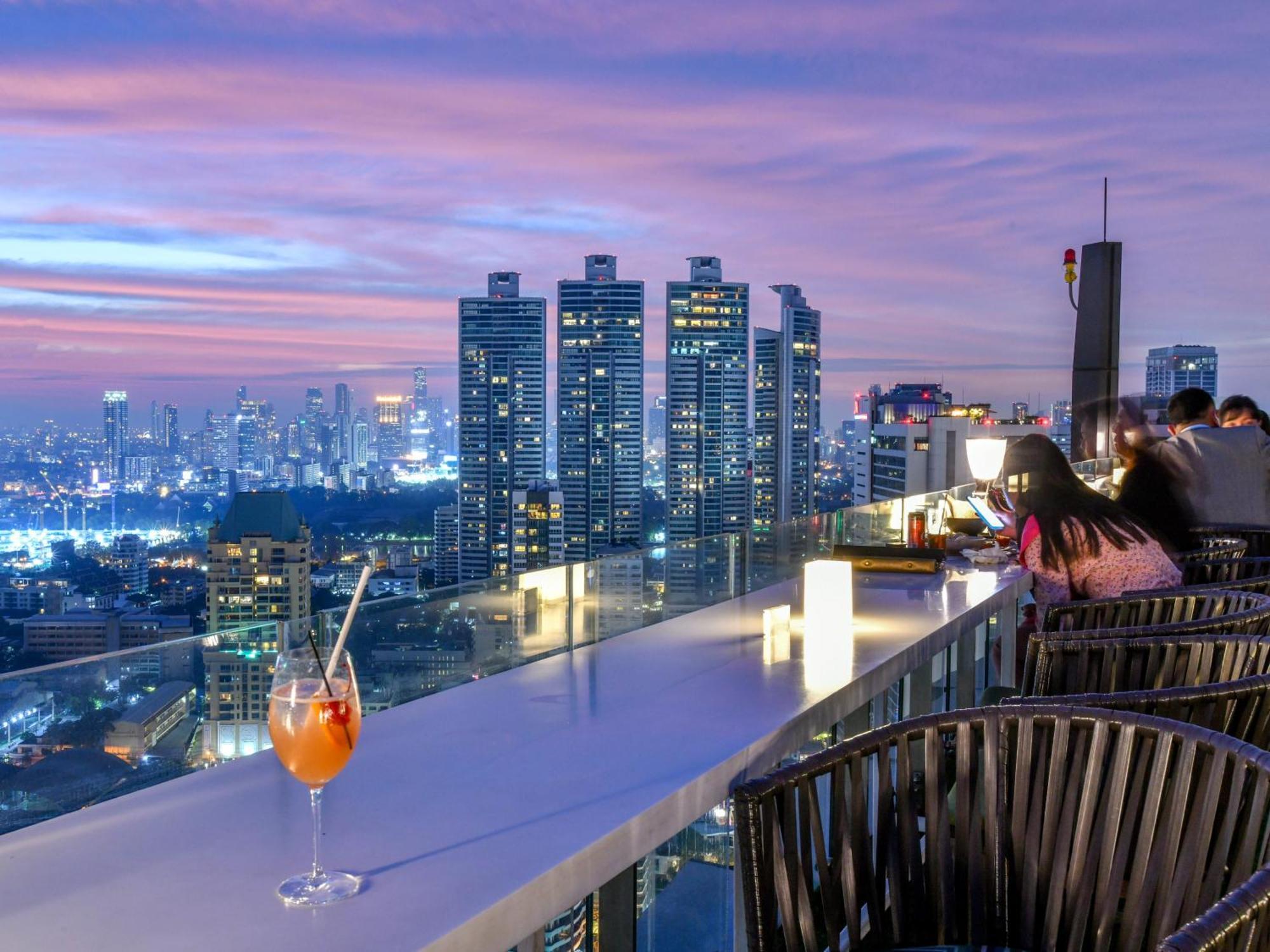 Skyview Hotel Bangkok - Sukhumvit Exterior photo